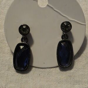 2009 Avon NR "Shades Of Blue" Pierced Earrings Posts